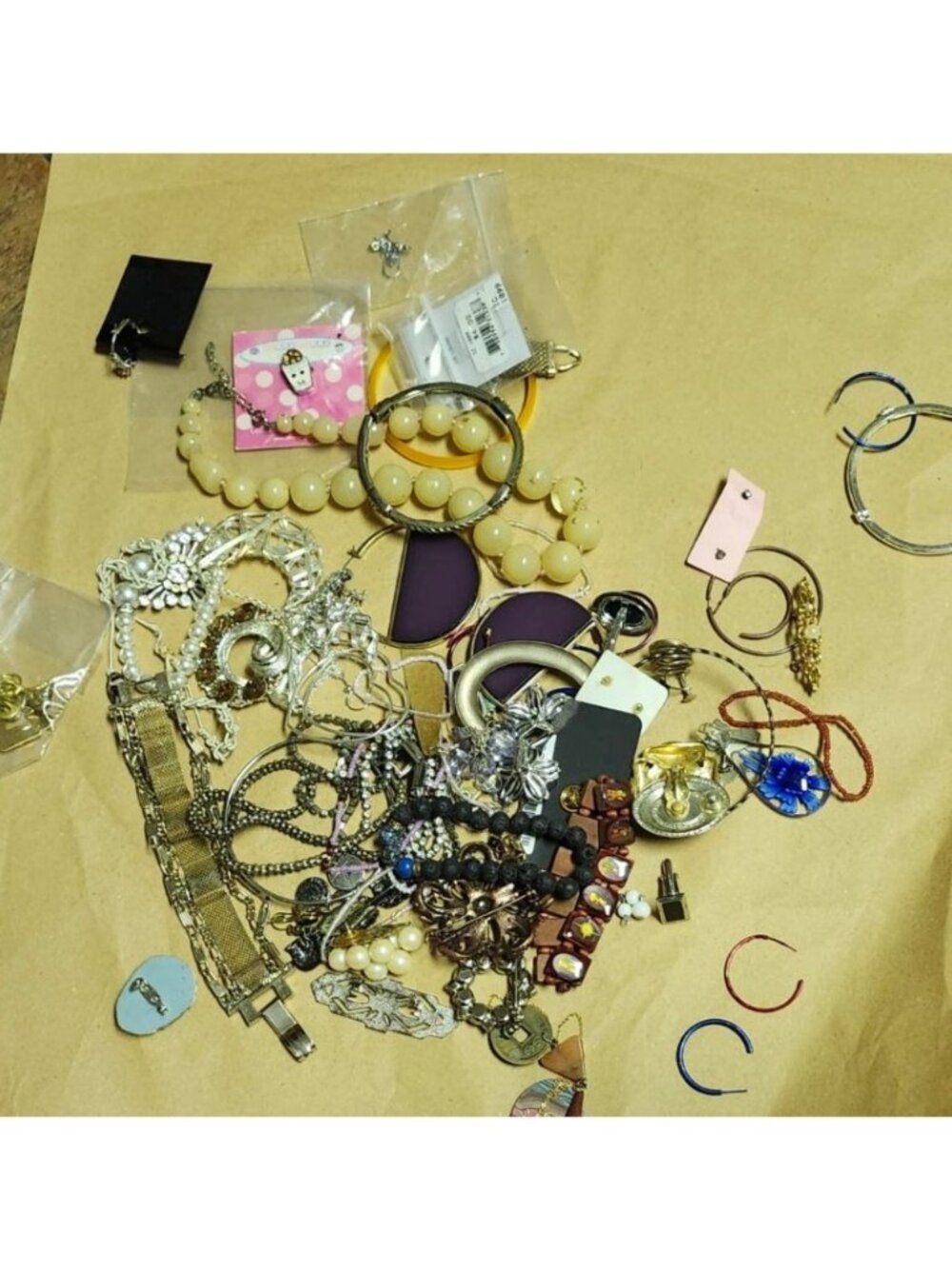 Large Lot Of Vintage To Modern Craft & Wearable Jewelry Mix - 7 Lbs - Picture 4 of 5
